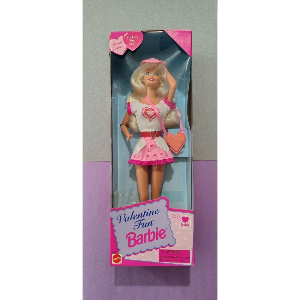 Vintage 1995 Valentine Fun Barbie Doll Mattel 16311 Special Edition Heart Purse